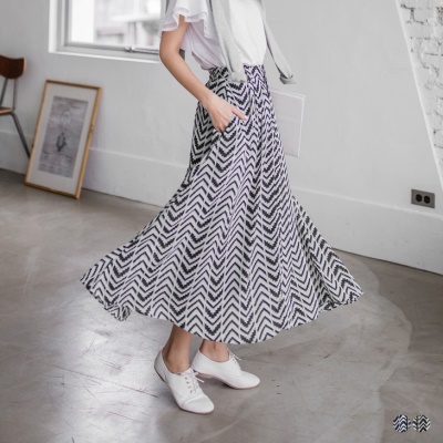 0510新品 滿版幾何雪紡紗腰鬆緊設計長裙．2色