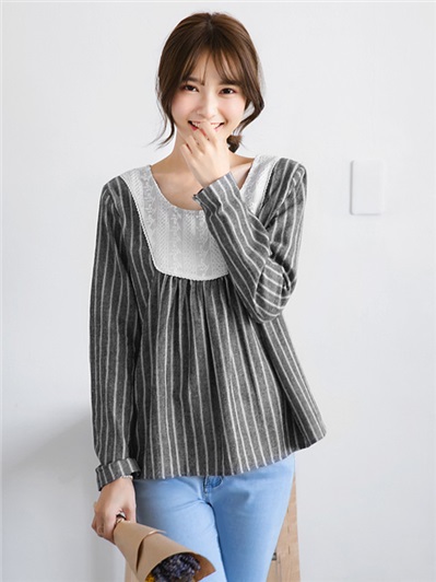 後背鏤空綁帶抓皺造型拼接蕾絲刺繡直條紋上衣.2色