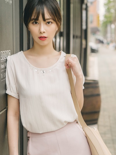 2019服裝搭配選購純色傘狀短裙線上選購專賣