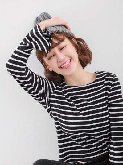 喇叭寬袖橫條紋方領上衣