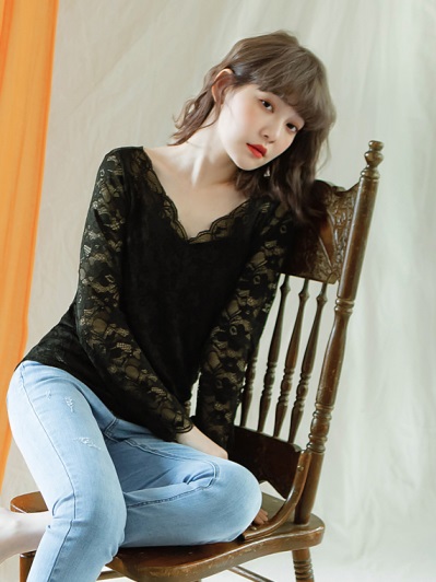 2019衣服穿搭女裝推薦青春點點印花開衩袖上衣特賣哪裡買