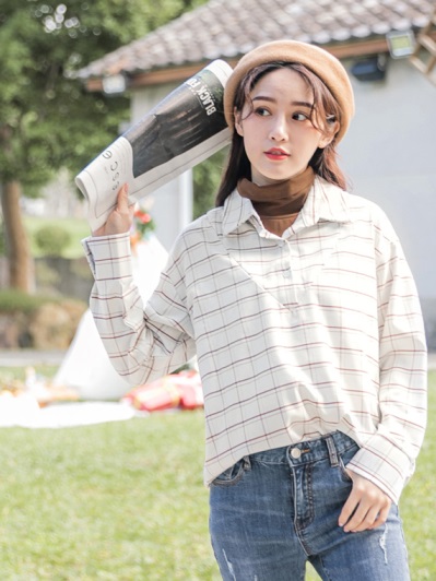 2019衣服穿搭購買滿版小葉片印花排釦小V領長版罩衫上衣線上選購專